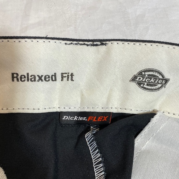 Dickies Men's Black Flex work shorts - Flat Front, Relax Fit, Waist Size 30” - Picture 6 of 7